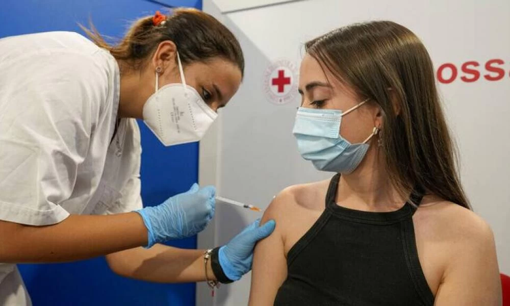 Γύρισε η "κλεψύδρα" για τον εμβολιασμό από τους παιδίατρους - Πώς θα γίνεται